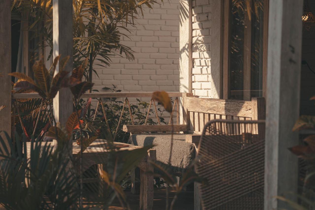 Cari Surf Camp & Studio'S Uluwatu Exterior foto
